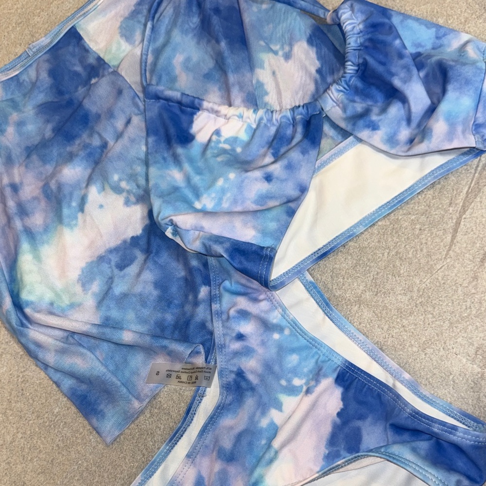 SHEIN Blue and White Tie-Dye Bikini Set